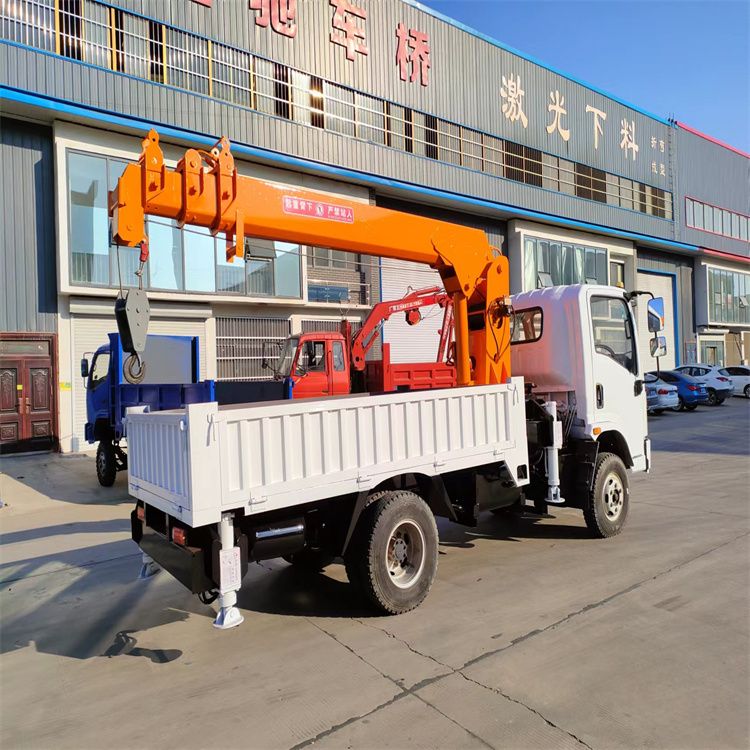 池上乡三轮随车吊定制 农用改装机自备吊中瑞长期出售